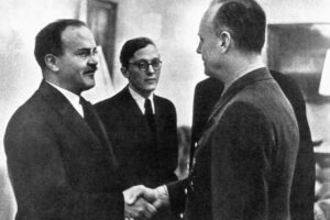 AAXXbjF-300x200 A Guerra de Inverno: quando a Finlândia humilhou os russos