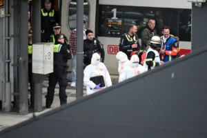 mw-1280-300x200 Refugiado sírio de 19 anos impediu ataque em Hamburgo e está a ser visto como um "herói"