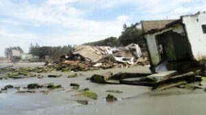 erosao_ph02-300x168 A praia que desapareceu